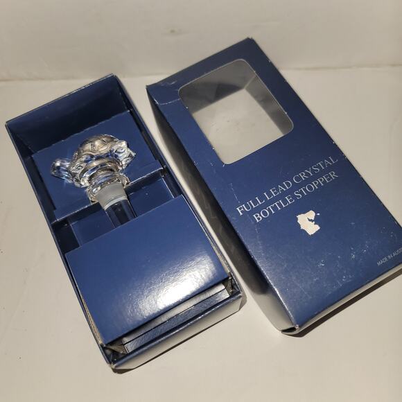 Towle Austria Full Lead Crystal TURTLE Wine Bottle Decanter Stopper flared NIB - Picture 2 of 5